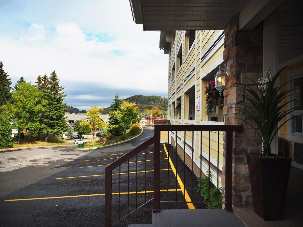 Hotel And Suites Les Laurentides Saint-Sauveur-des-Monts Buitenkant foto