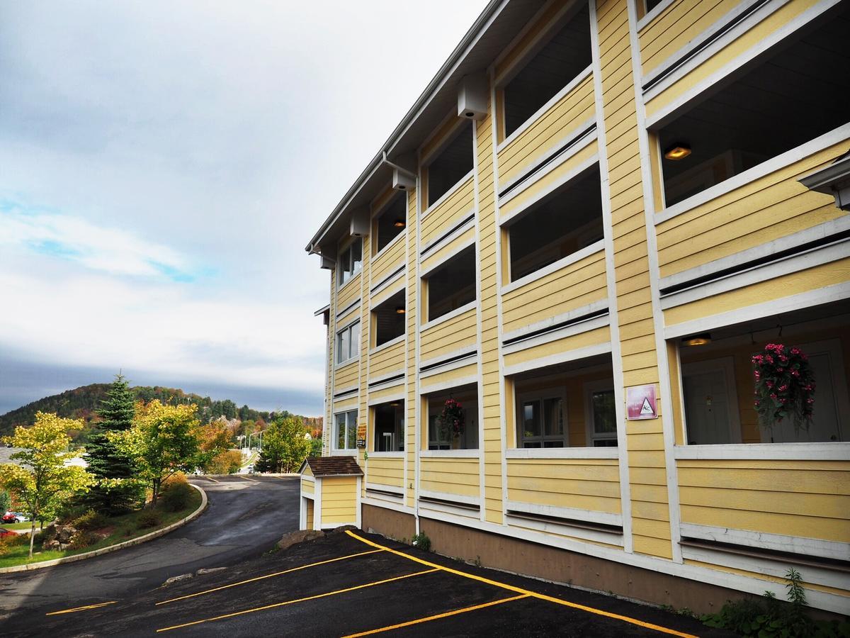 Hotel And Suites Les Laurentides Saint-Sauveur-des-Monts Buitenkant foto